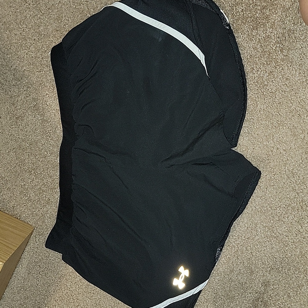 Under armour Loose Athletic shorts with liner